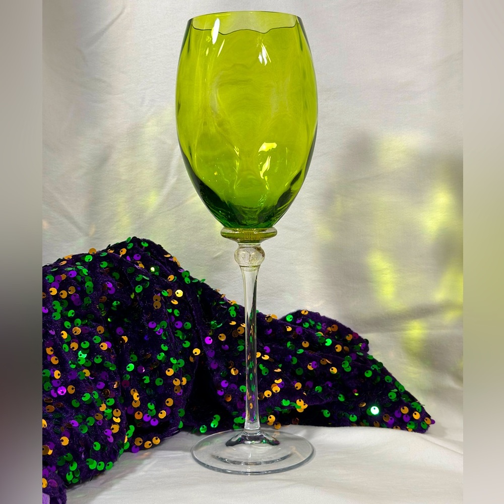 Signed Union Street Sienna optic Chardonnay Green Wine Glass gold flecks
